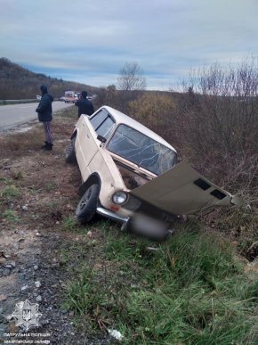 Жахлива ДТП на Закарпатті: в однієї з автівок відірвало колеса – 03