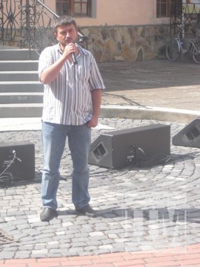 У Мукачеві митці допомагали військовим (ФОТО) – 05