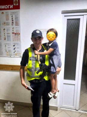 У Мукачеві діти 3 дні були без мами – 01