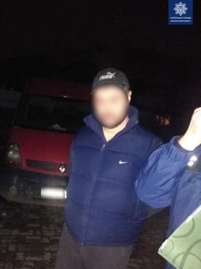 Ввечері двоє невідомих проникли на чуже подвір’’я – 02 Ввечері двоє невідомих проникли на чуже подвір’’я – 02