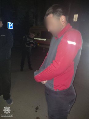 Чоловік намагався дати хабаря патрульним – 03