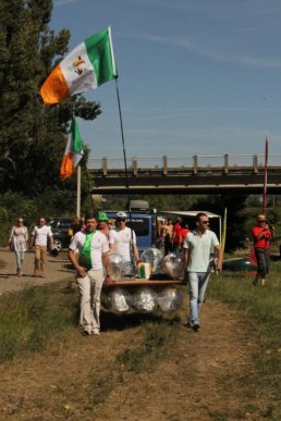 "Ужгородська регата - 2012": чудернацькі кораблі пливли Ужем (ФОТО) – 03