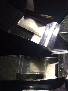 Патрульні затримали автомобіль, у якому виявили рекордну кількість наркотиків – 07 Патрульні затримали автомобіль, у якому виявили рекордну кількість наркотиків – 07