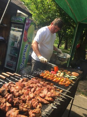 У Мукачеві визначили переможця третього фестивалю «Огинь і мнясо» – 09