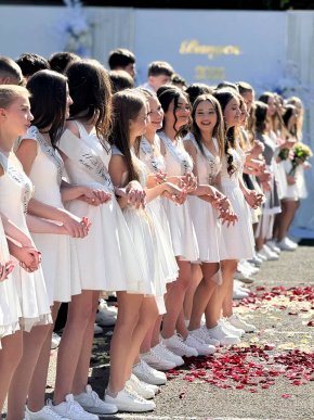 У школах Мукачівської громади для понад 700 випускників пролунав останній дзвоник – 03