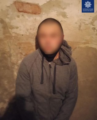 Двоє чоловіків вночі проникли на приватну територію у Мукачеві – 03 Двоє чоловіків вночі проникли на приватну територію у Мукачеві – 03