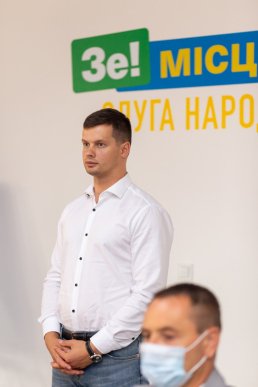 У Мукачеві презентували офіс партії "Слуга Народу" – 10