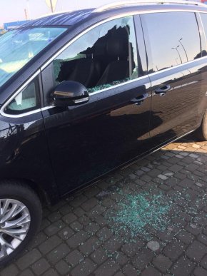 Біля магазину "Мотолюкс" у Мукачеві стався прикрий інцидент – 03