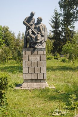 Парк Перемоги у Мукачеві: робота по облаштуванню триває – 07 Парк Перемоги у Мукачеві: робота по облаштуванню триває – 07