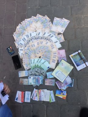 СБУ викрила групу осіб, які виготовляли підроблені ID-картки для перетину кордону – 03