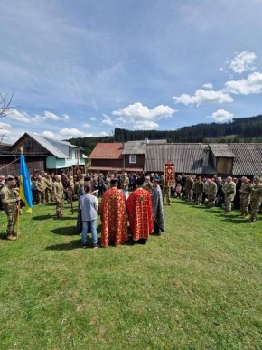 У гірському селі на Закарпатті попрощались із загиблим захисником – 01