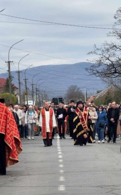 У Мукачеві відбулася Хресна хода – 01