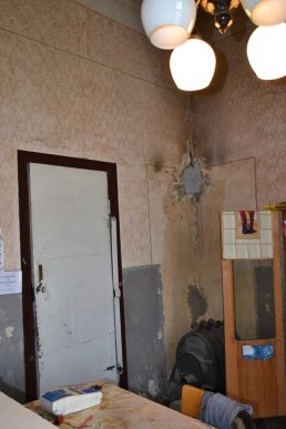 У селі Шом Берегівського району поштове відділення зв’язку перебуває у занедбаному стані – 07 У селі Шом Берегівського району поштове відділення зв’язку перебуває у занедбаному стані – 07