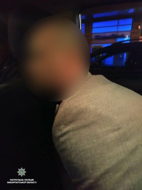 Переляканий таксист рано-вранці звернувся у поліцію – 01