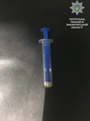 У Мукачеві таксист віз підозрілого пасажира – 01