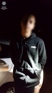 У Мукачеві в двох чоловіків знайшли 40 згортків із наркотиками – 02