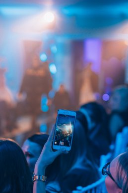 Мода заради життя: на Закарпатті відбувся ІІІ-й благодійний показ мод дизайнерки Роксолани Новак – 53