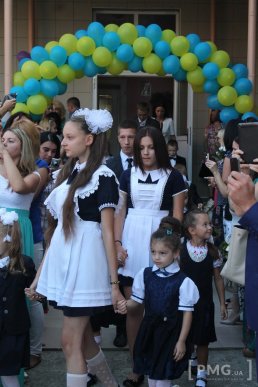 НВК "Гармонія" урочисто відзначила свято Першого вересня лінійкою у вишиванках – 18