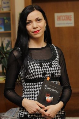 Три письменниці презентували у Мукачеві свою збірку – 07 Три письменниці презентували у Мукачеві свою збірку – 07