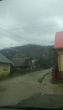 У Дубовому річка розлилась вулицями селища – 04