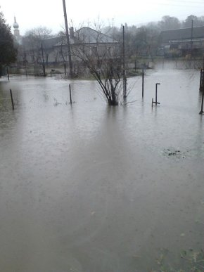 Негода на Перечинщині: у Зарічеві через сильні зливи підтоплені вулиці – 04