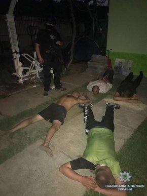Поліція виявила наркопритон: усі подробиці – 08