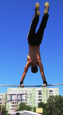 Воркаутери вчерговий раз виробляли у Мукачеві неймовірні трюки (ФОТО) – 22