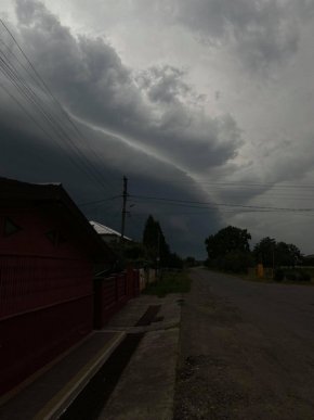 За мить до грози: в мережі показали вражаючі кадри – 02 За мить до грози: в мережі показали вражаючі кадри – 02