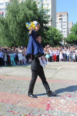 Свято останнього дзвоника відзначили у Мукачівській ЗОШ №13 – 51