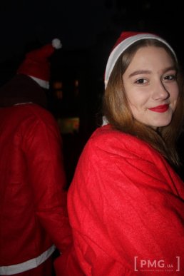 У Мукачеві засяяла головна новорічна ялинка міста – 08