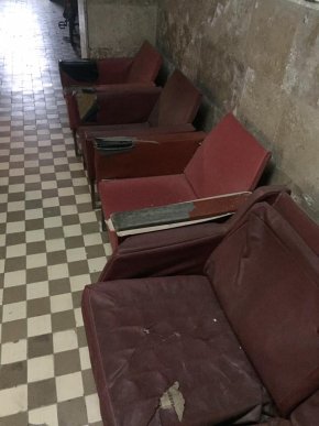 Інтернет-мережу шокували коридори Ужгородської міської поліклініки – 02 Інтернет-мережу шокували коридори Ужгородської міської поліклініки – 02