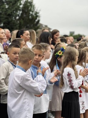 У школах Мукачева пролунав перший дзвоник – 06