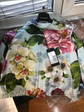 Чоловік намагався незаконно перевезти через кордон брендовий одяг та взуття – 05