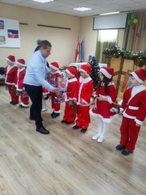 У Солотвині діти колядували українською, румунською та угорською мовами – 04