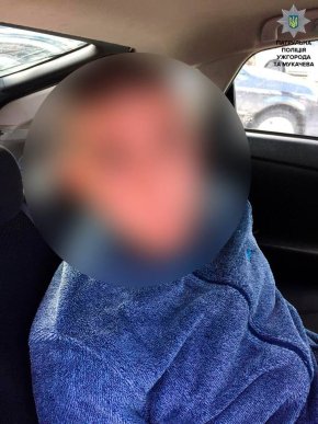 З’явились нові фото з місця викрадення чоловіка в Ужгороді – 03