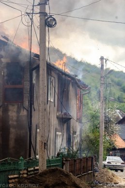 У Рахові горіло декілька будинків – 03