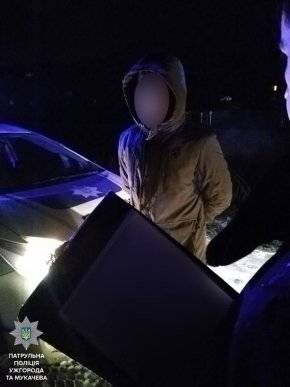 Протягом ночі патрульні виявили у молодиків наркотики – 03