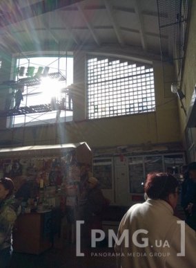 У Мукачеві ремонтують центральний вхід "Зеленого ринку" – 03