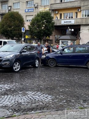 У центрі Мукачева сталась аварія – 03 У центрі Мукачева сталась аварія – 03