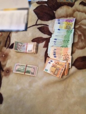 На Закарпатті «на хабарі» зловили службовця лісогосподарського підприємства  – 01