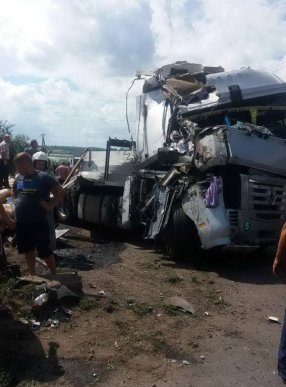 На Іршавщині перекинулась вантажівка: загинула людина – 01