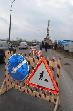 У Мукачеві розпочали ремонтувати міст на Берегівській об’їзній. Рух транспорту обмежений – 04 У Мукачеві розпочали ремонтувати міст на Берегівській об’їзній. Рух транспорту обмежений – 04