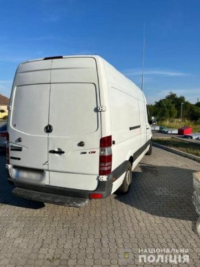 Заїхав через КПП "Лужанка": в області викрили злочинну схему – 09 Заїхав через КПП "Лужанка": в області викрили злочинну схему – 09