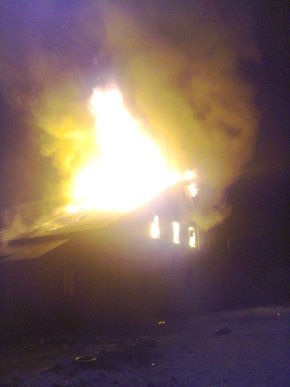 У Мукачеві горіли складські приміщення – 03