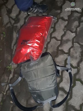 Рано-вранці пограбували магазин – 03