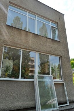 В Ужгородському дитсадку №29 замінили вікна та двері – 01
