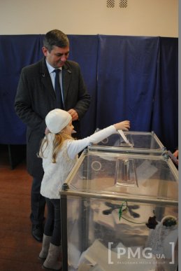 Михайло Качур проголосував "за нову команду ужгородців" – 04
