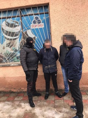 Правоохоронці викрили прикордонника при отриманні хабара – 05 Правоохоронці викрили прикордонника при отриманні хабара – 05