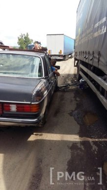 Поліція шукає водія, який збив у Мукачеві велосипедиста і втік – 05