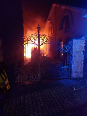 На Закарпатті згоріло авто чиновника: що відомо – 01